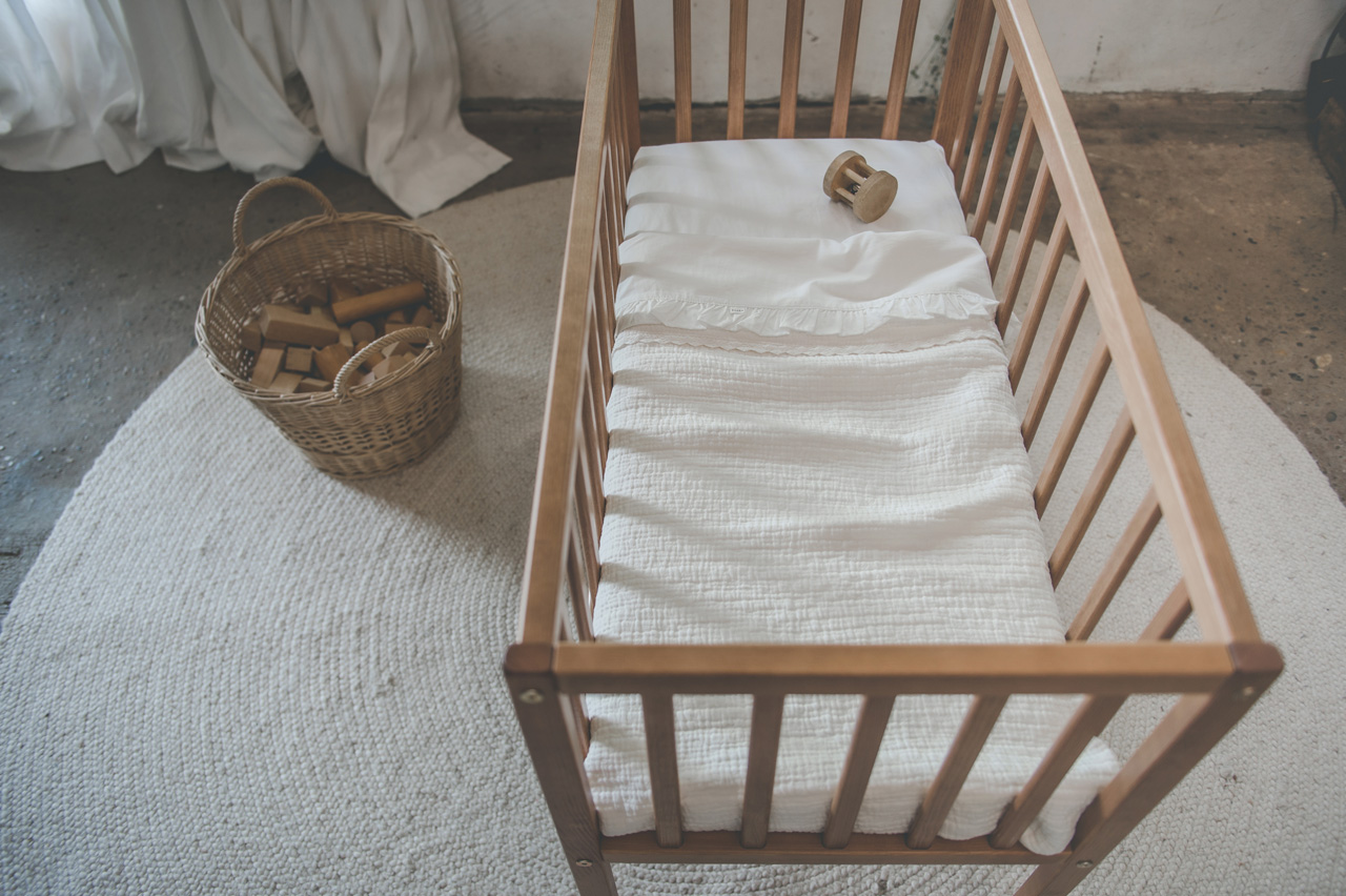 Cot sheet Ruffle warm white