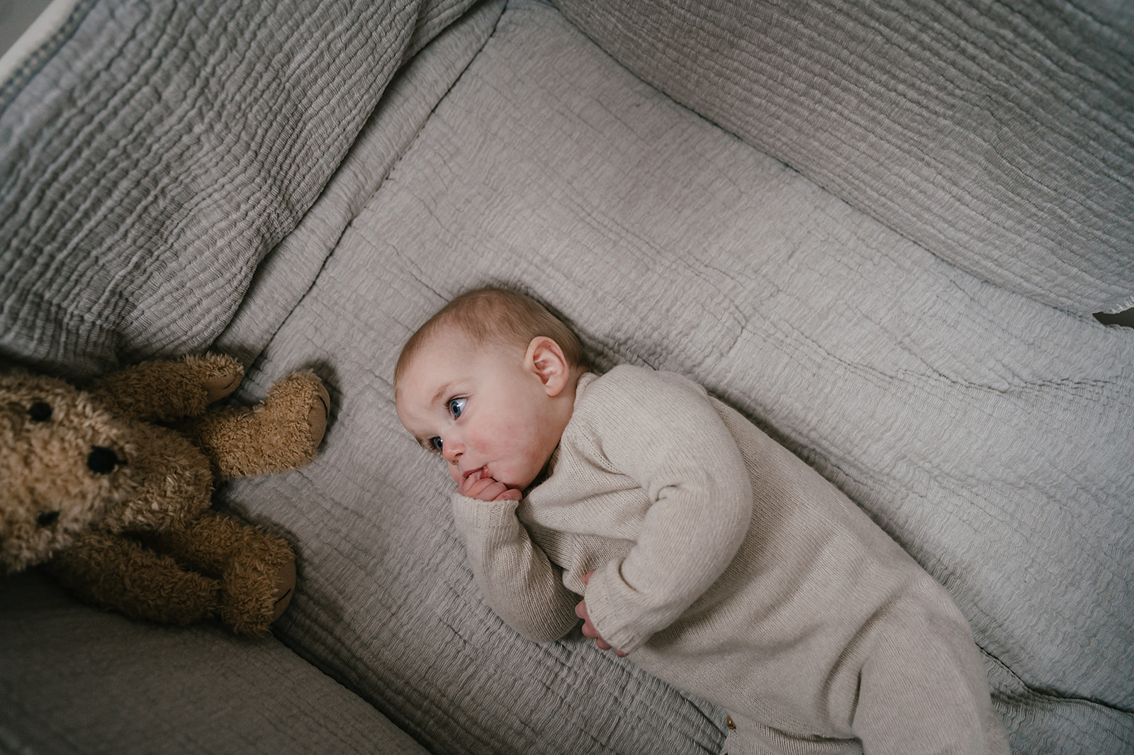 Krabbeldecke Rivoli stone/warm white