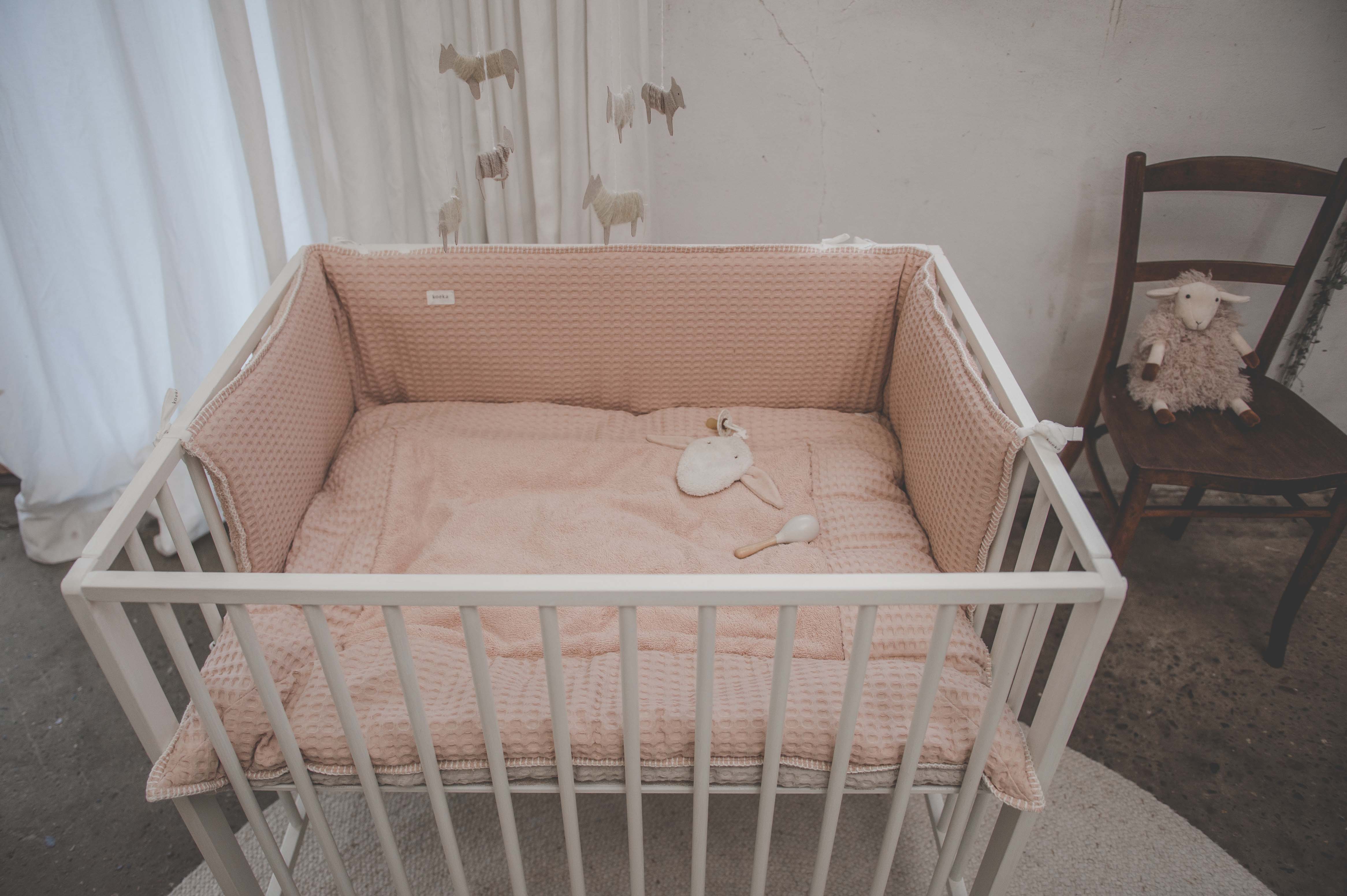 Play pen - / Cot bumper Amsterdam rosa salt