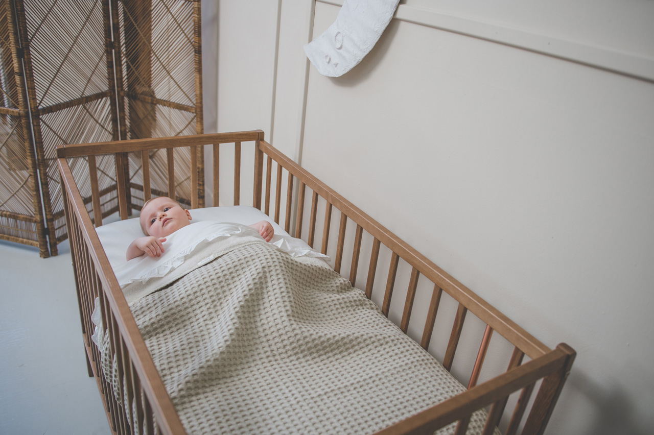 Cot blanket teddy Oslo sand/pebble