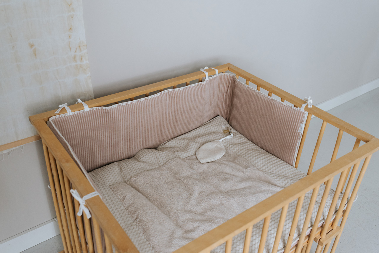 Play pen - / Cot bumper Vik grey pink